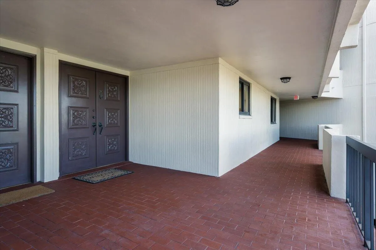 300 Golfview Road, #304