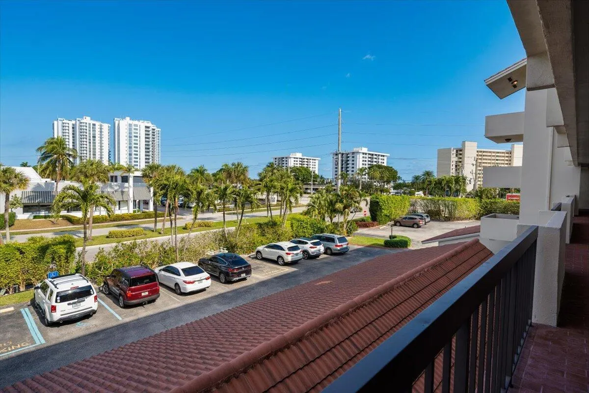 300 Golfview Road, #304