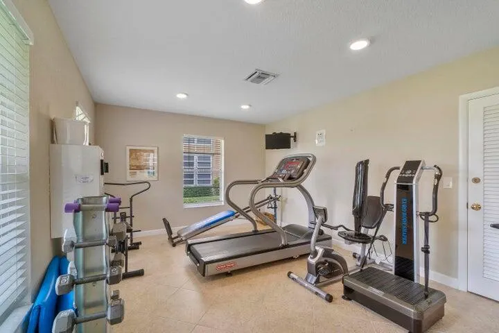 300 Golfview Road, #304