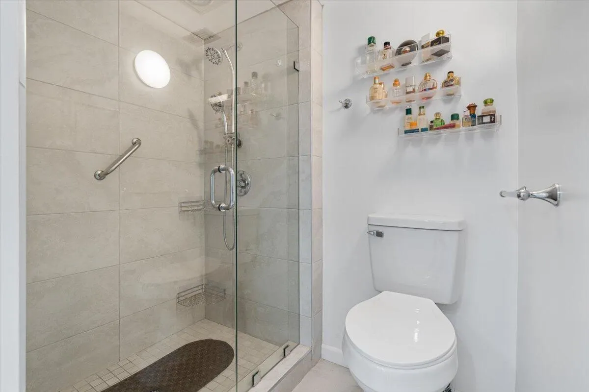 300 Golfview Road, #304