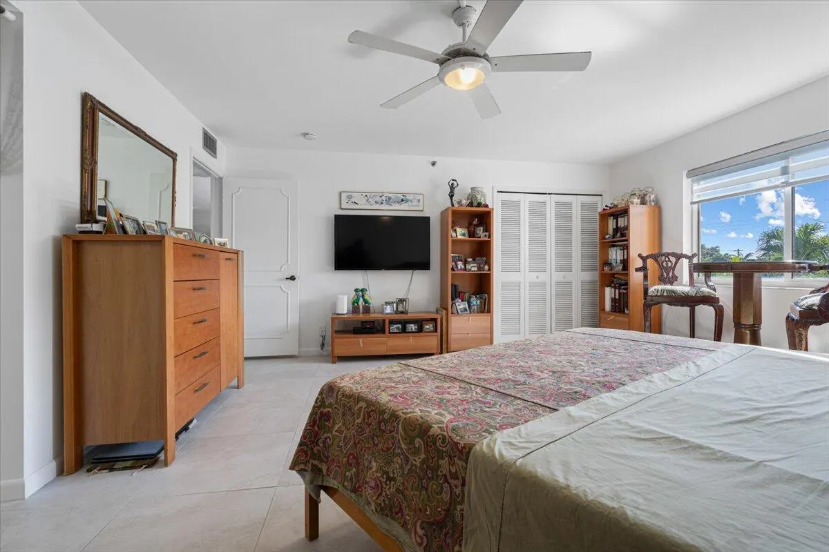 300 Golfview Road, #304