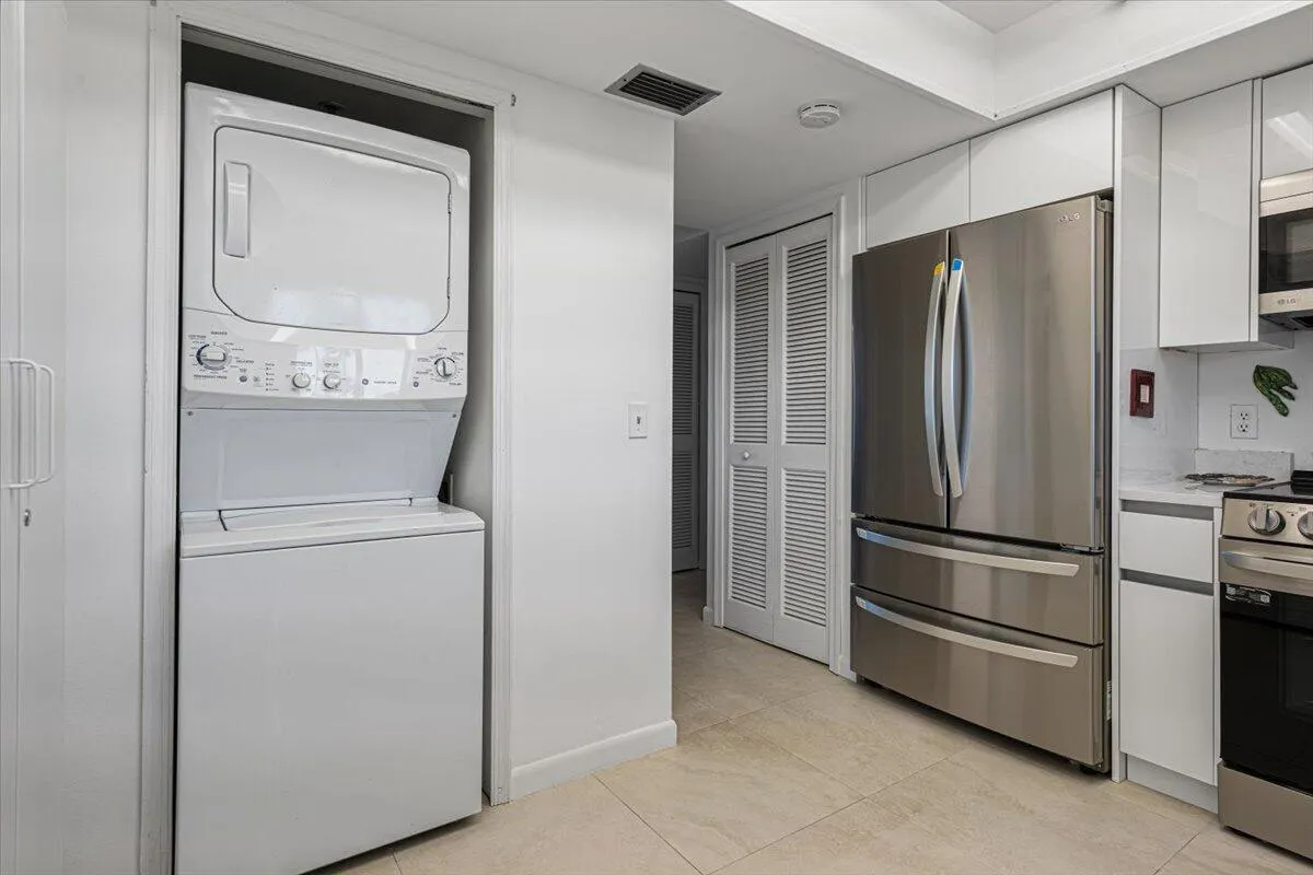 300 Golfview Road, #304