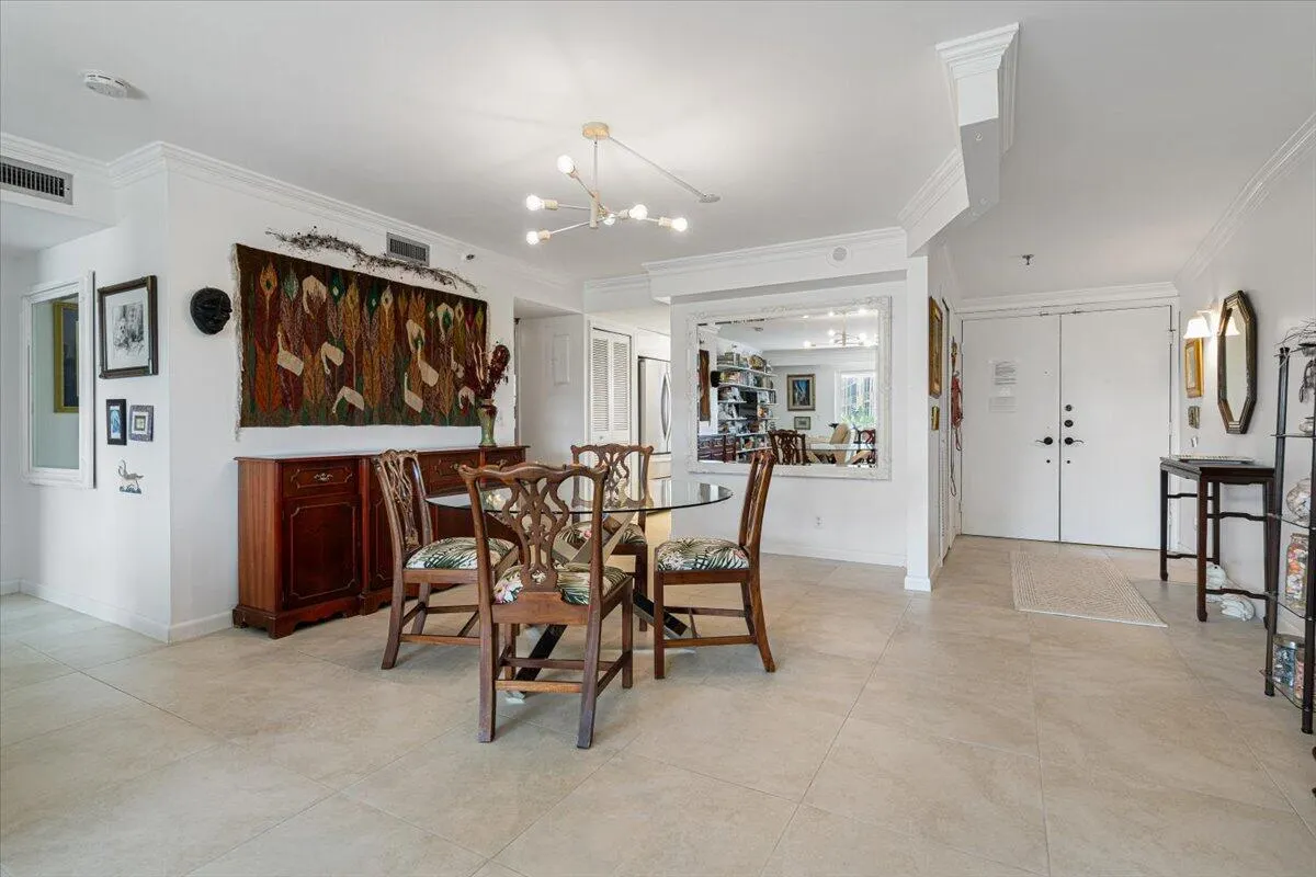 300 Golfview Road, #304