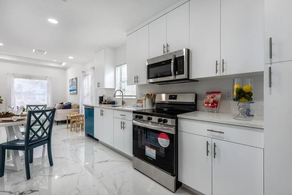 411 NW 12th Avenue