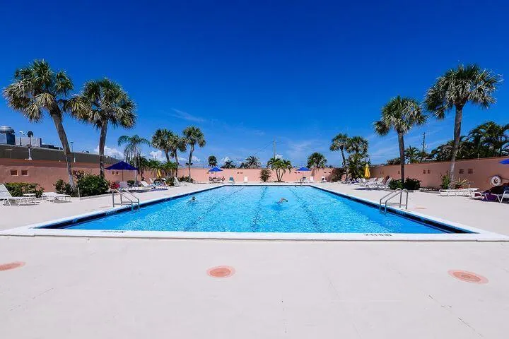 1245 N Carlton Court, #206