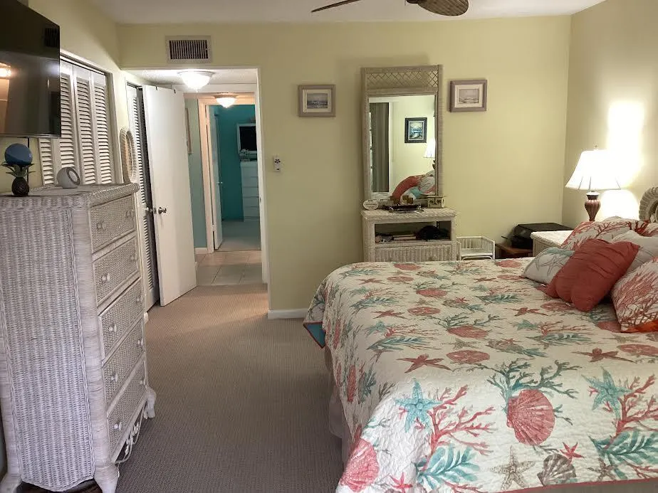 1245 N Carlton Court, #206