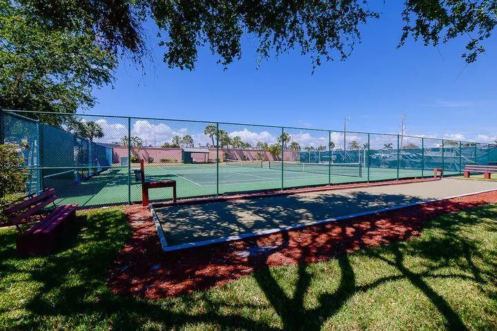 1245 N Carlton Court, #206
