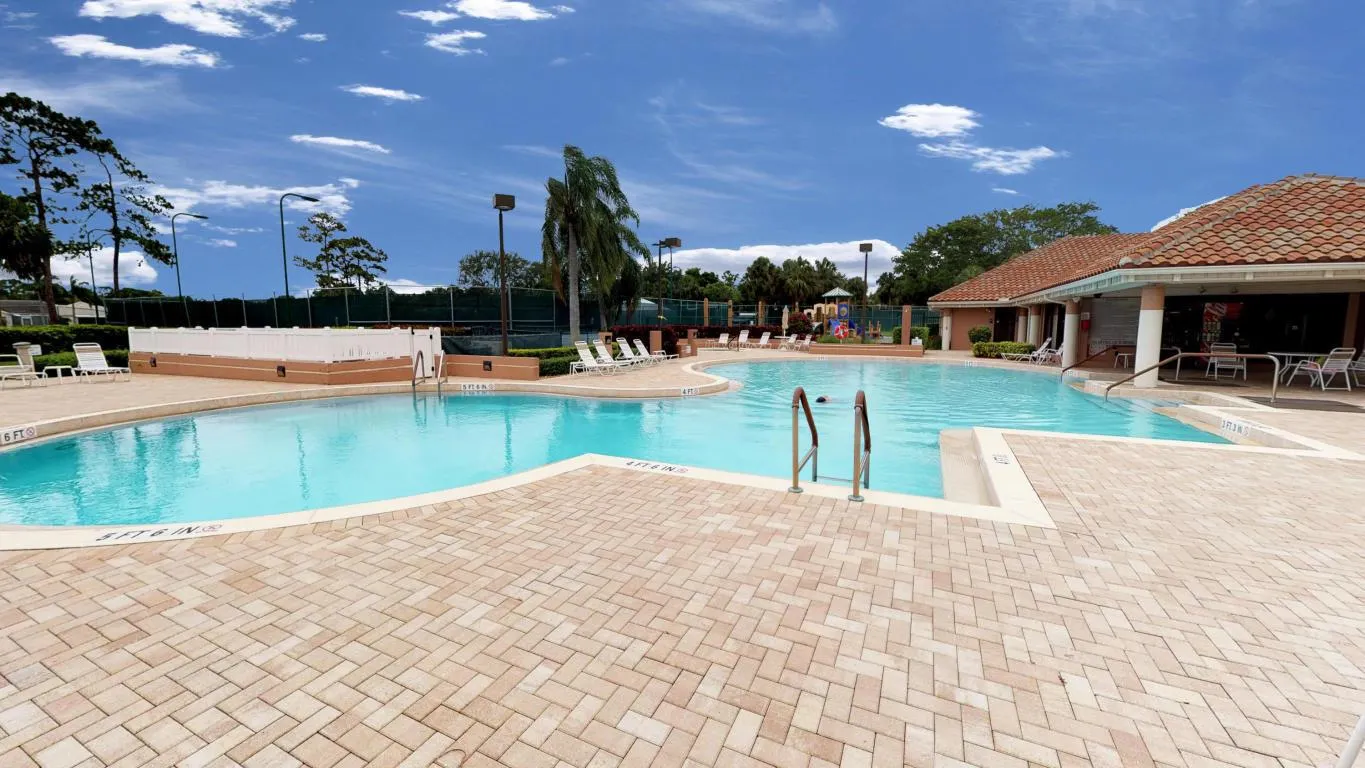 705 Harbour Pointe Way, #705