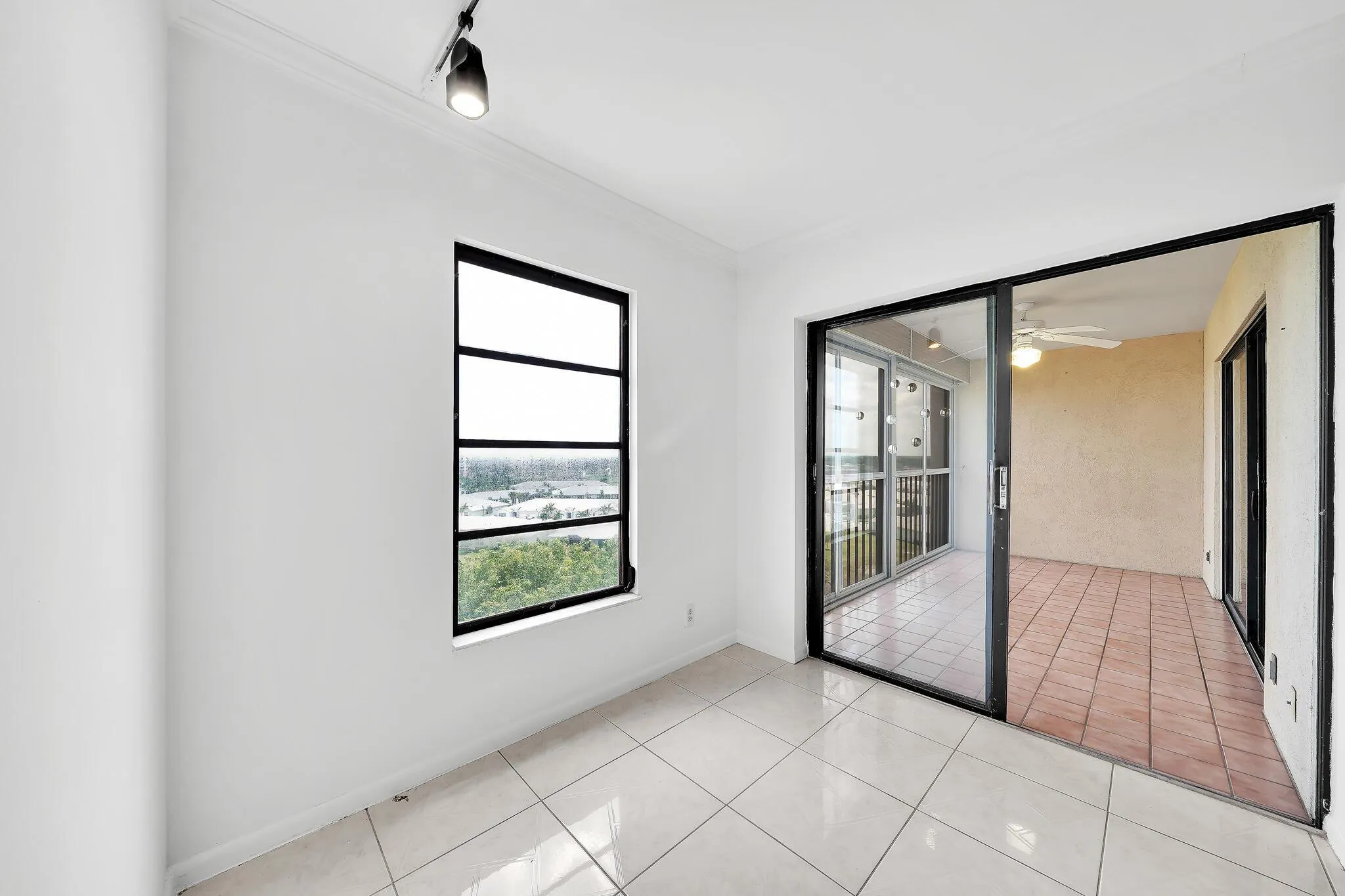 7076 Huntington Lane, #803