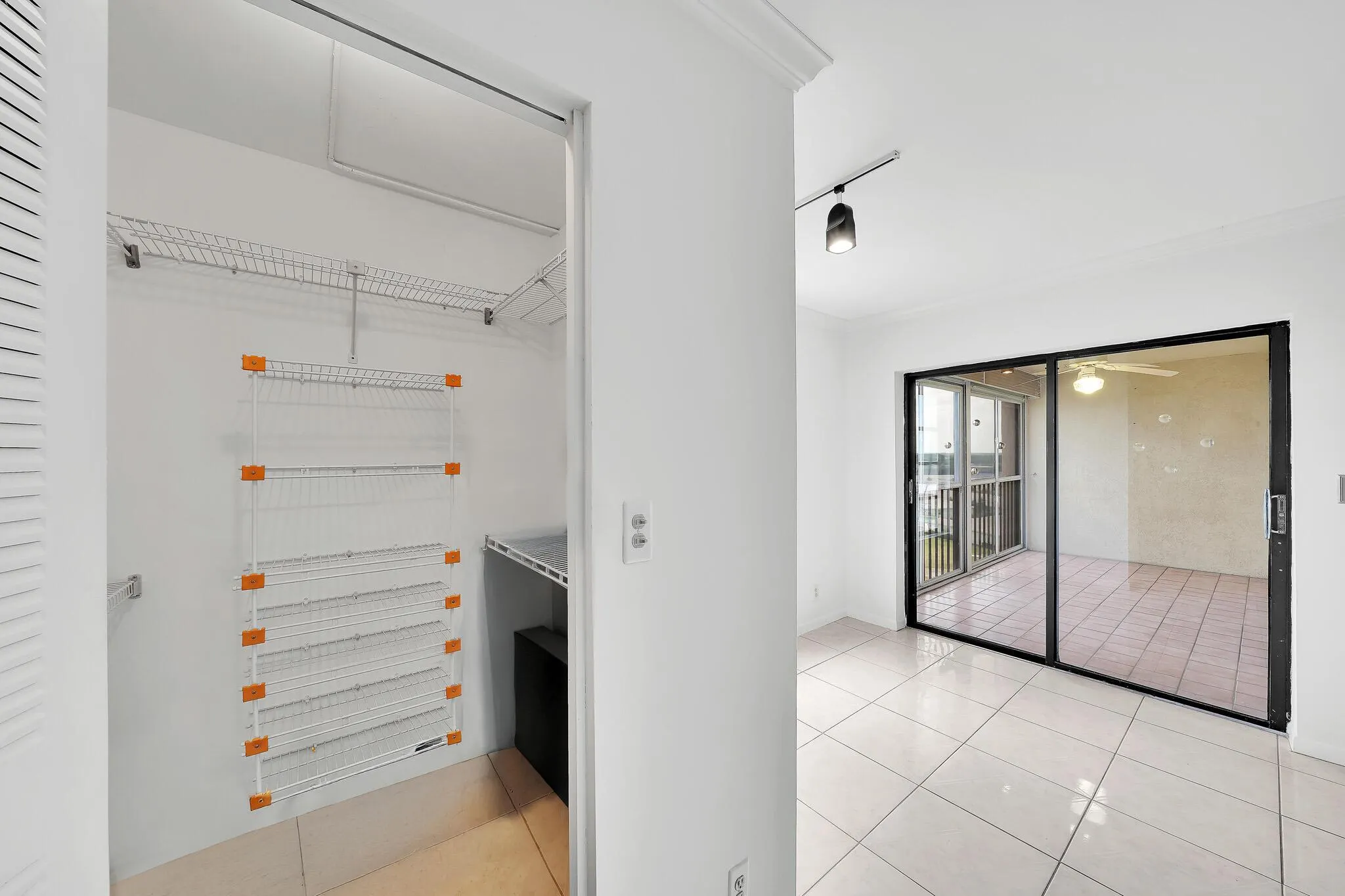 7076 Huntington Lane, #803