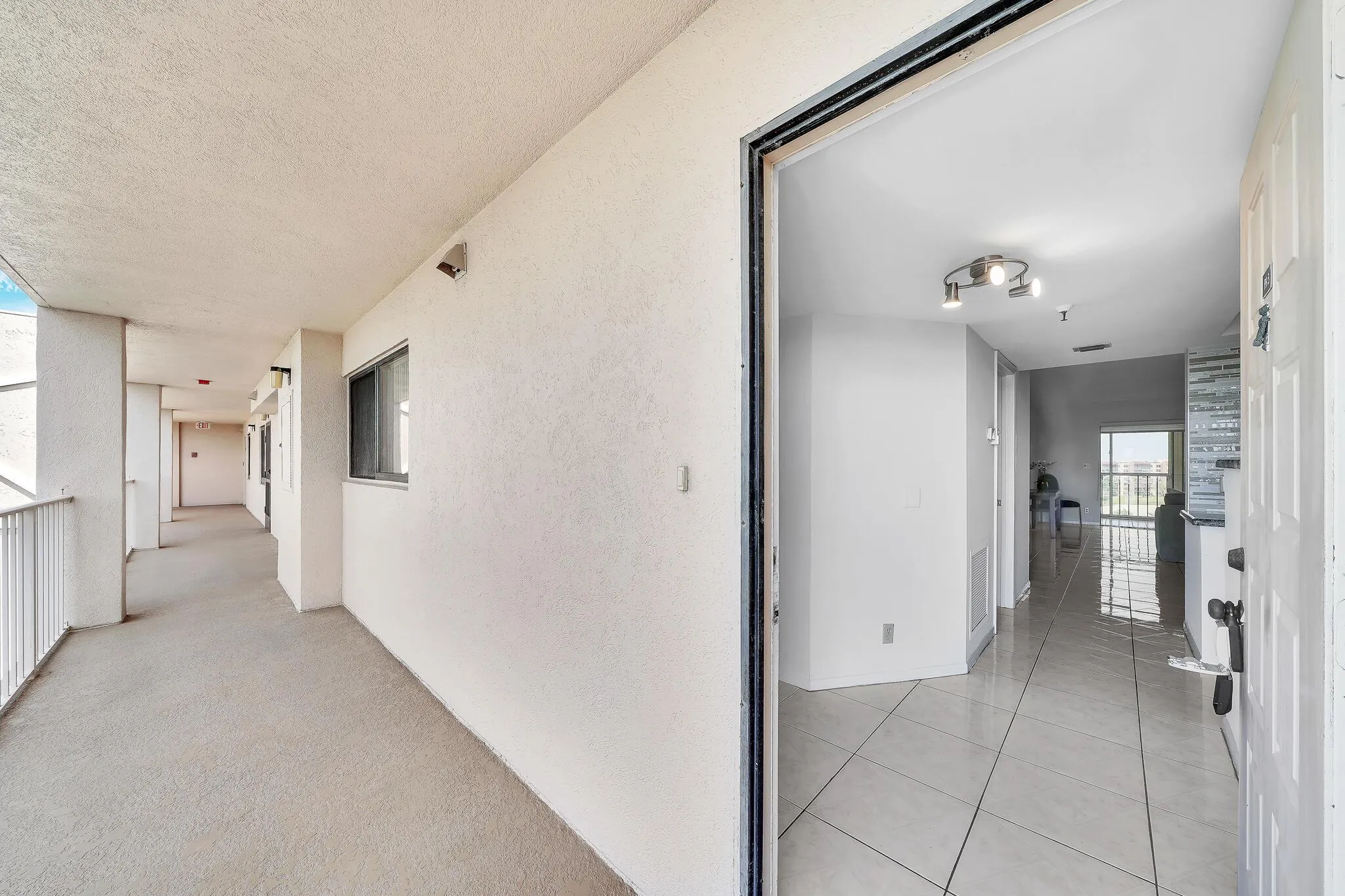 7076 Huntington Lane, #803