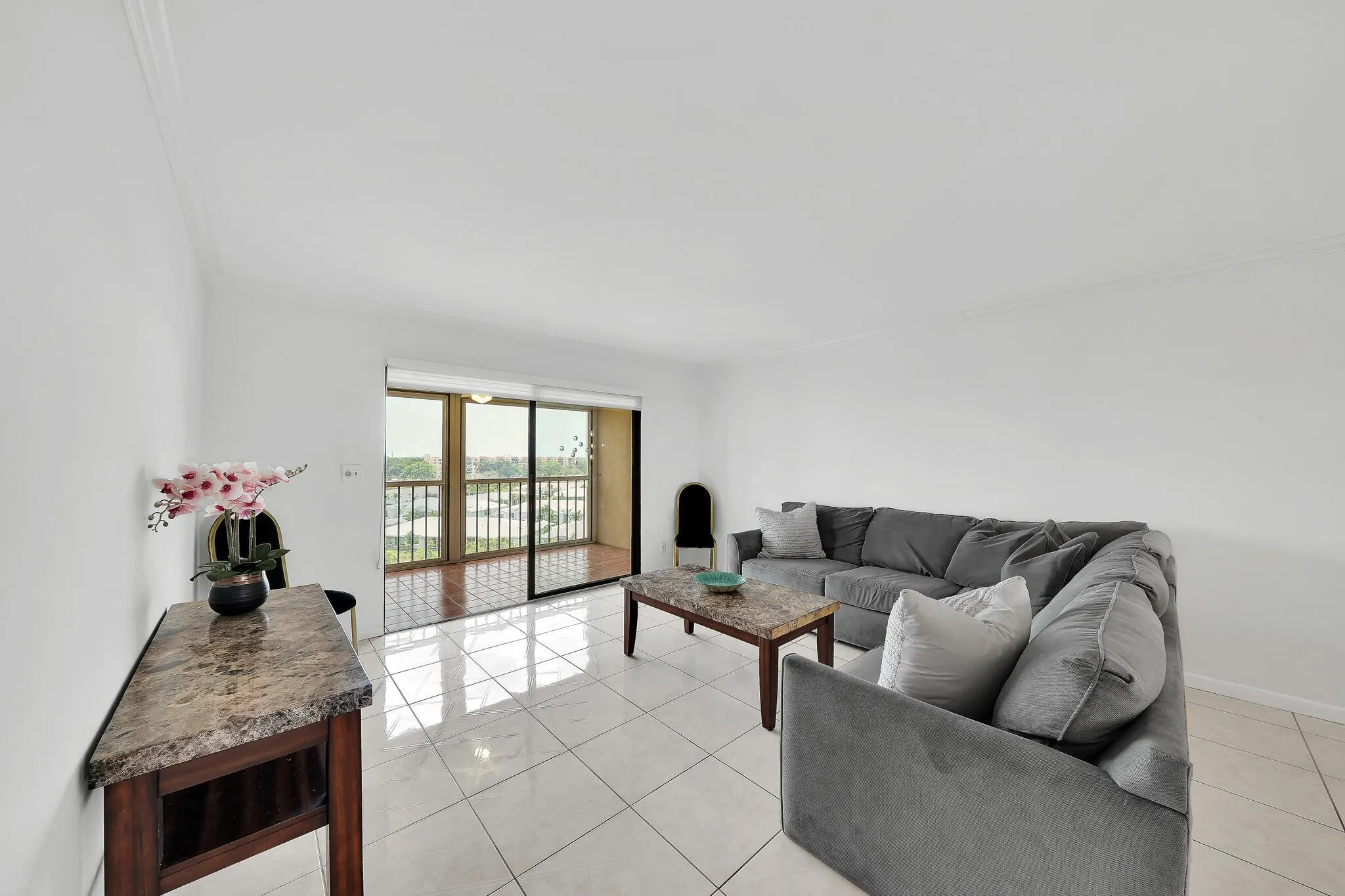7076 Huntington Lane, #803