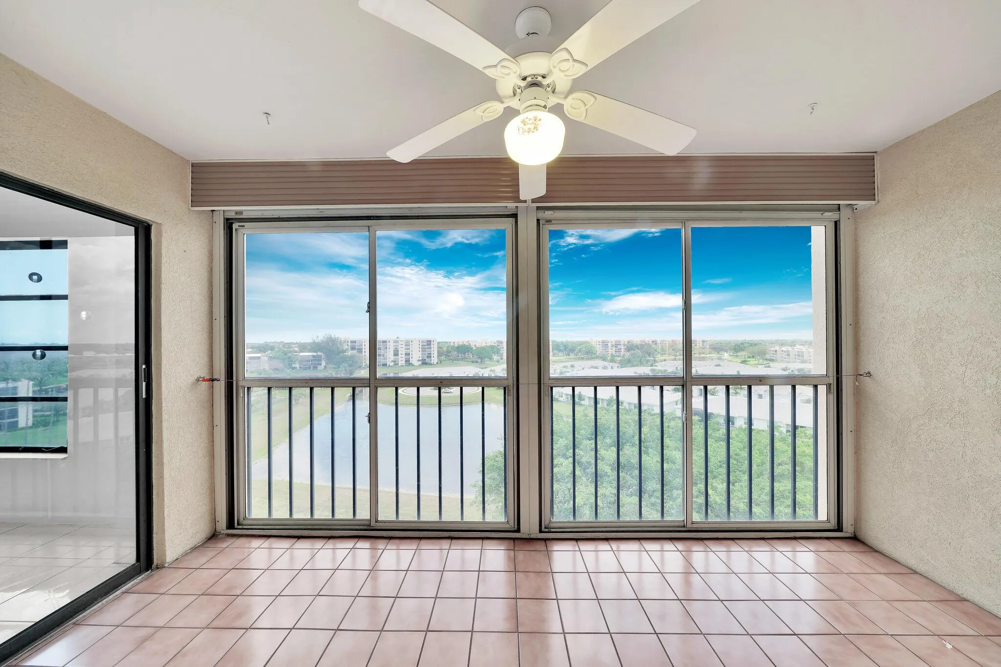 7076 Huntington Lane, #803