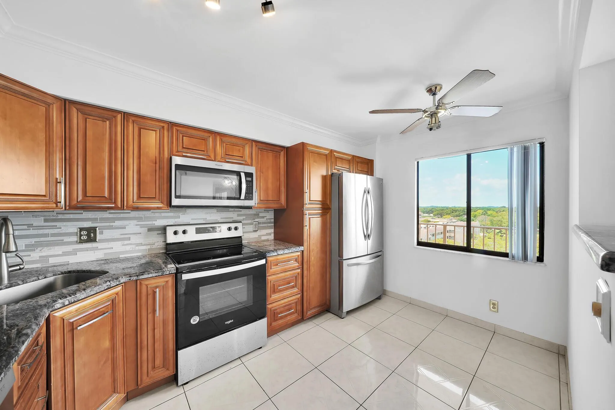 7076 Huntington Lane, #803