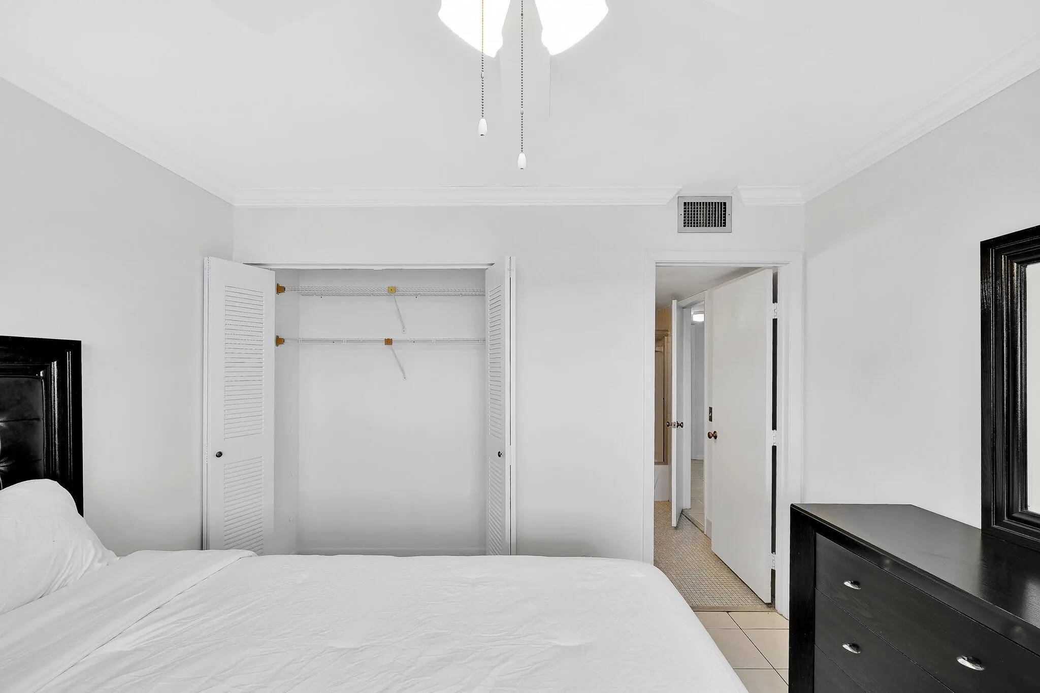 7076 Huntington Lane, #803