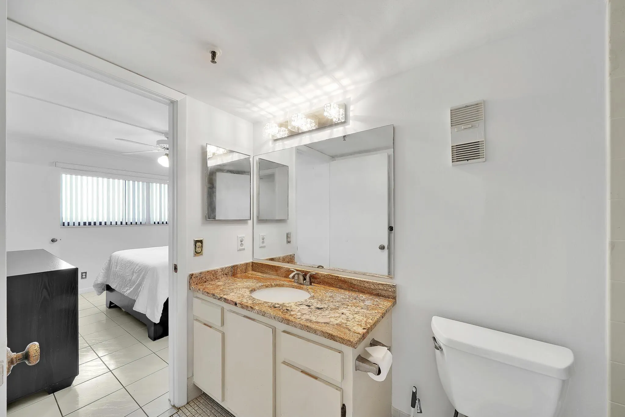 7076 Huntington Lane, #803