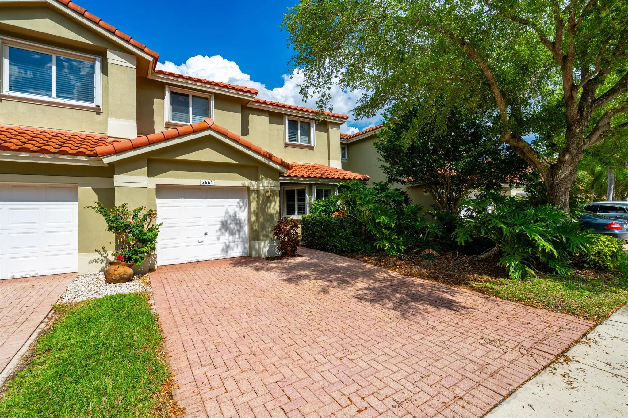 5661 NW 125th Avenue