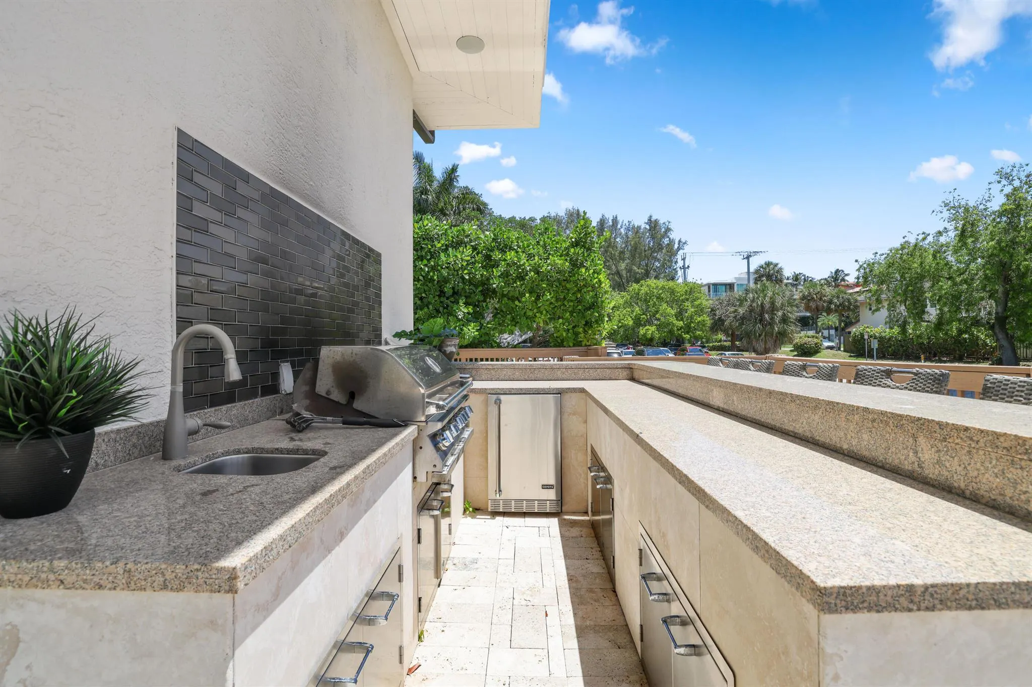 1030 Rhodes Villa Avenue