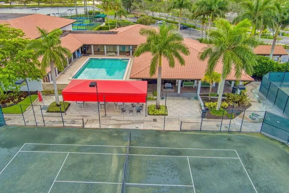 9 Admirals Court