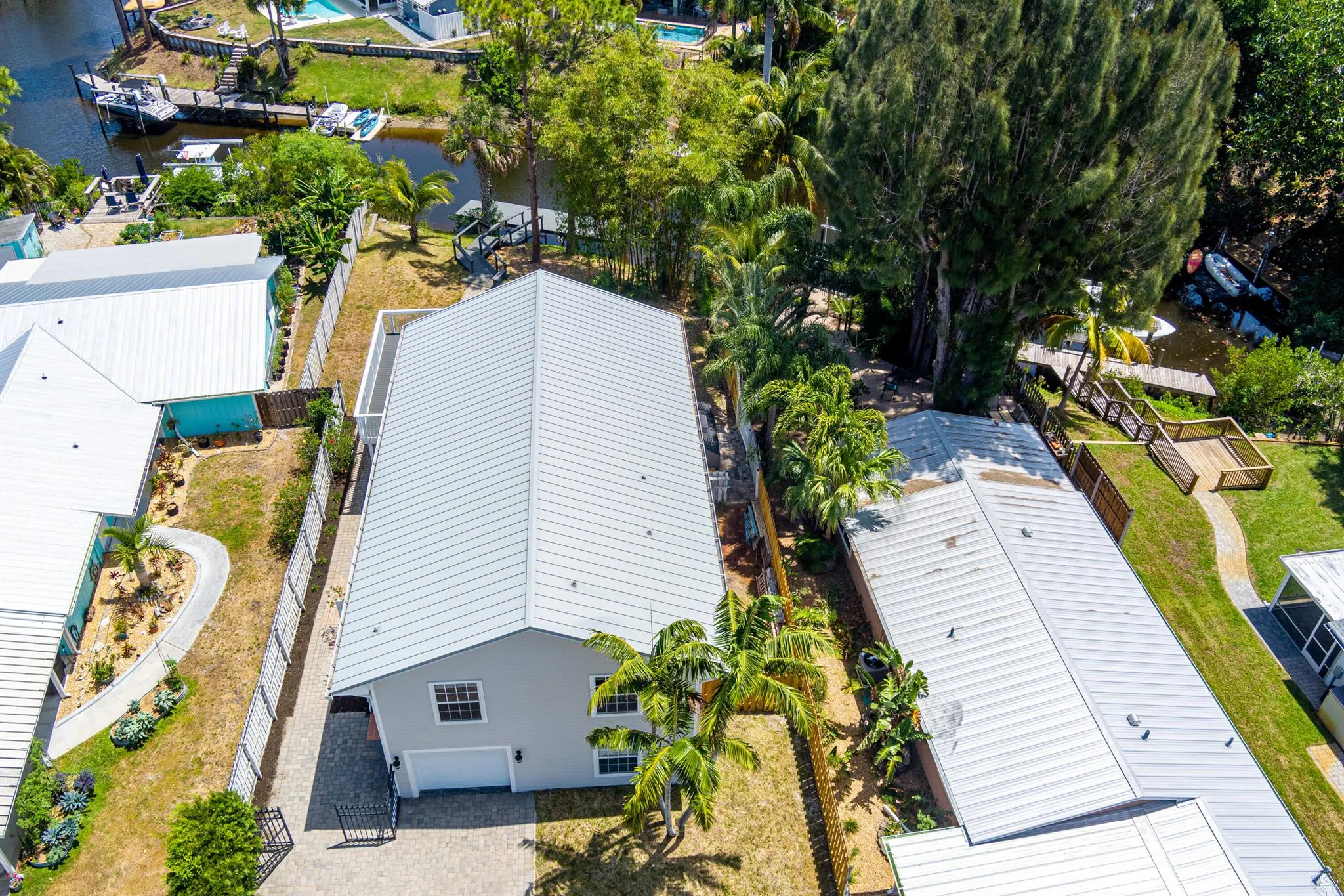1447 SW Peninsula Lane