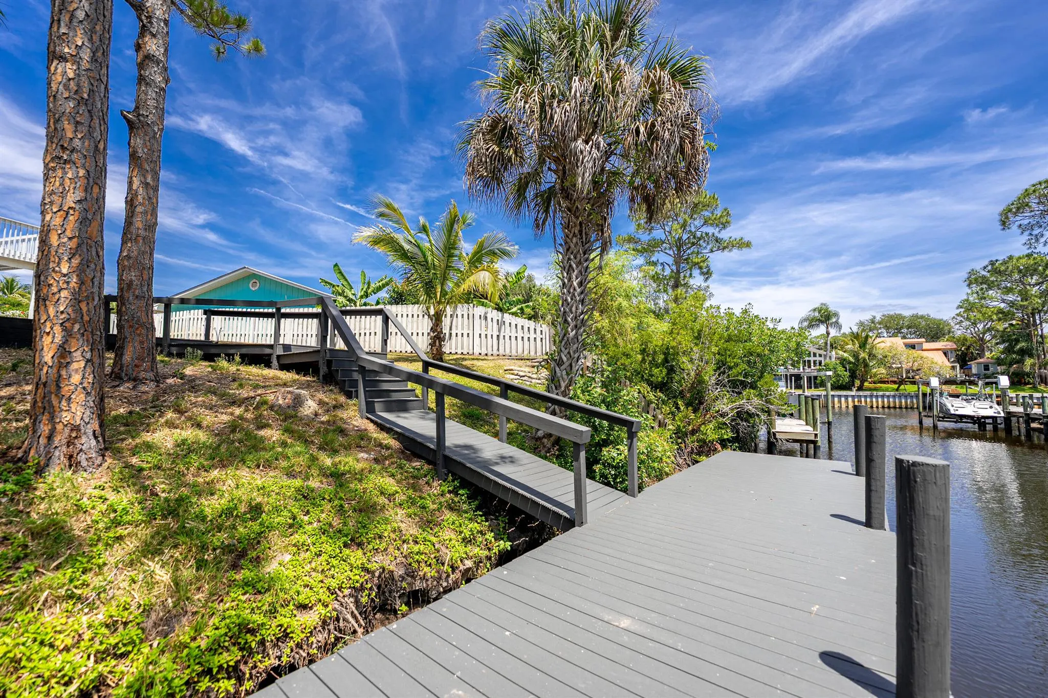 1447 SW Peninsula Lane