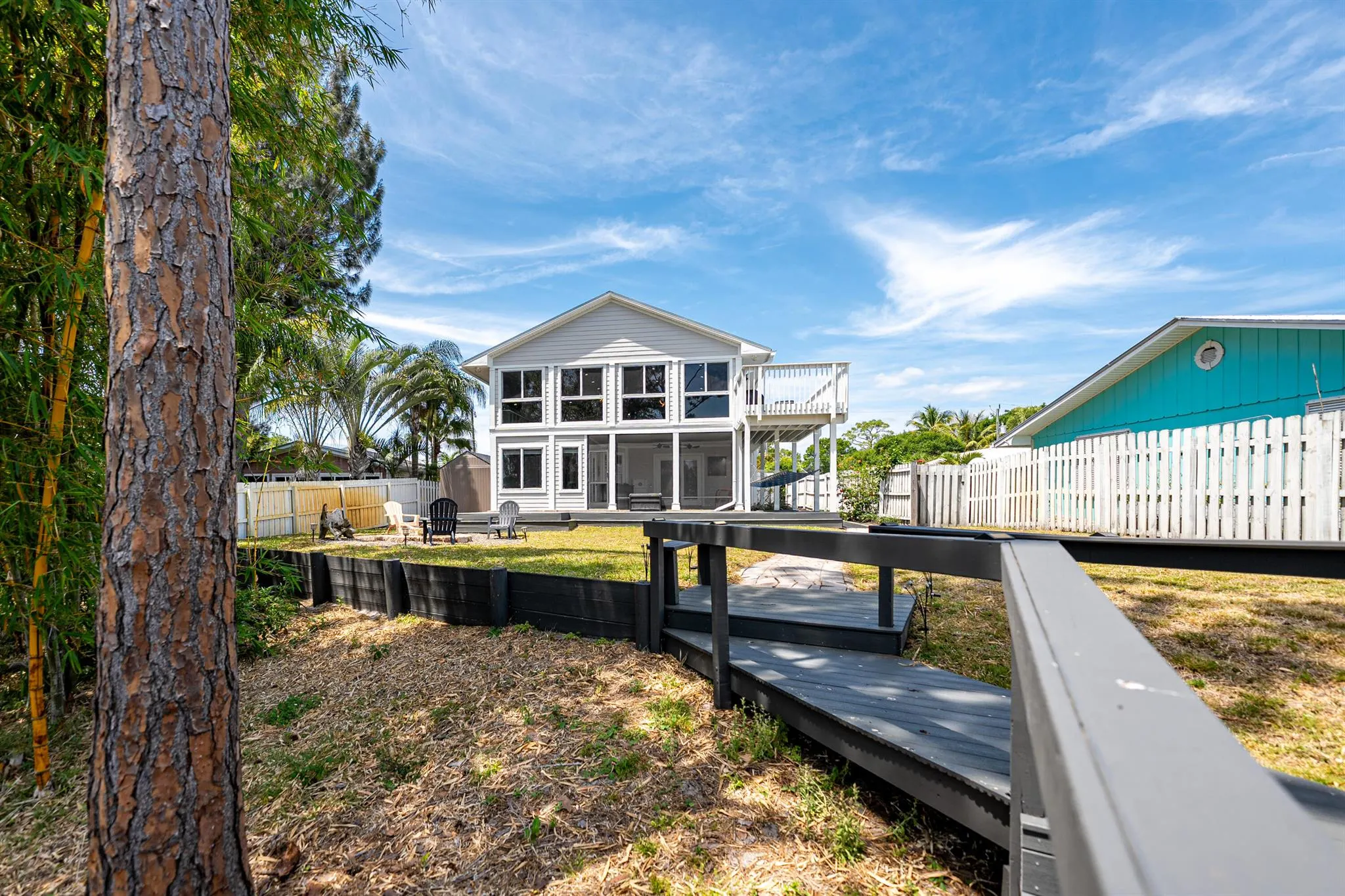 1447 SW Peninsula Lane