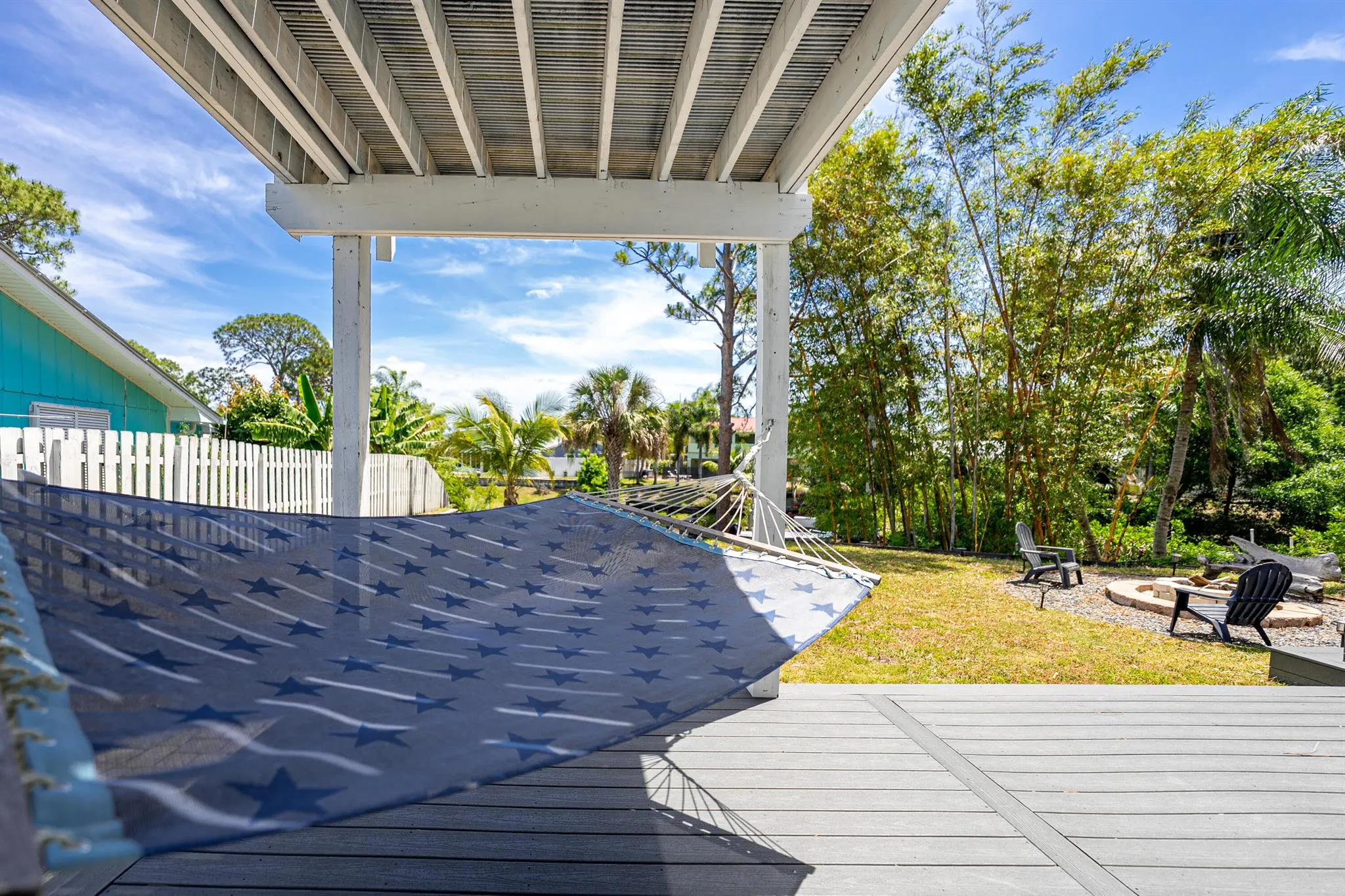1447 SW Peninsula Lane