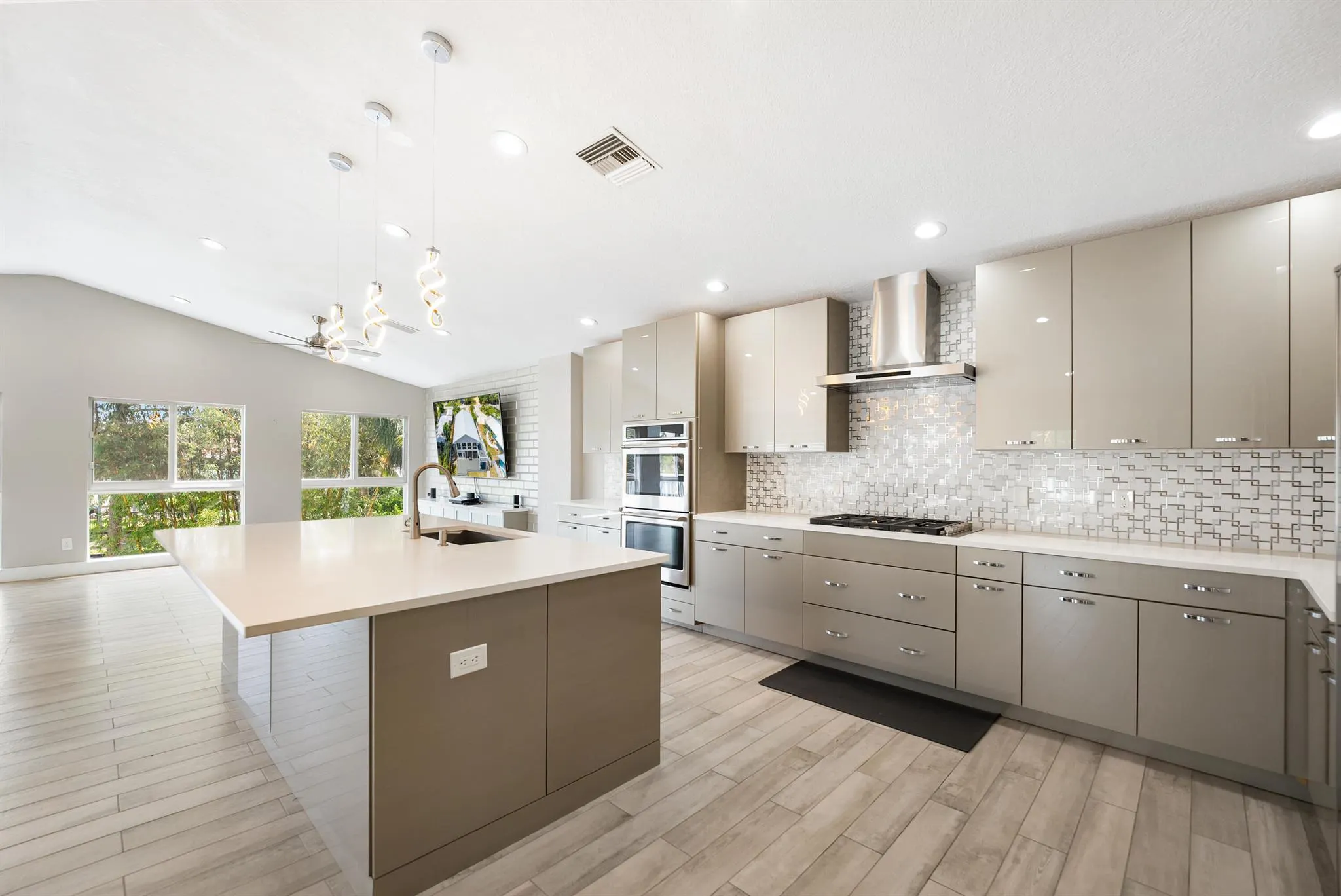 1447 SW Peninsula Lane
