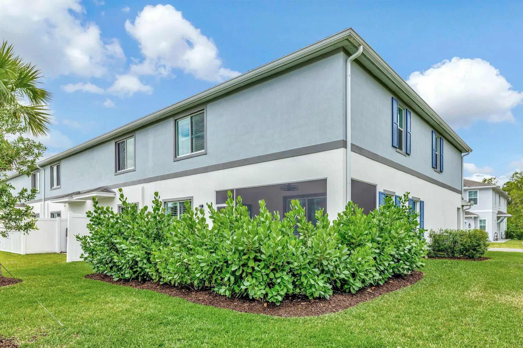 601 NE Waters Edge Lane, #2101