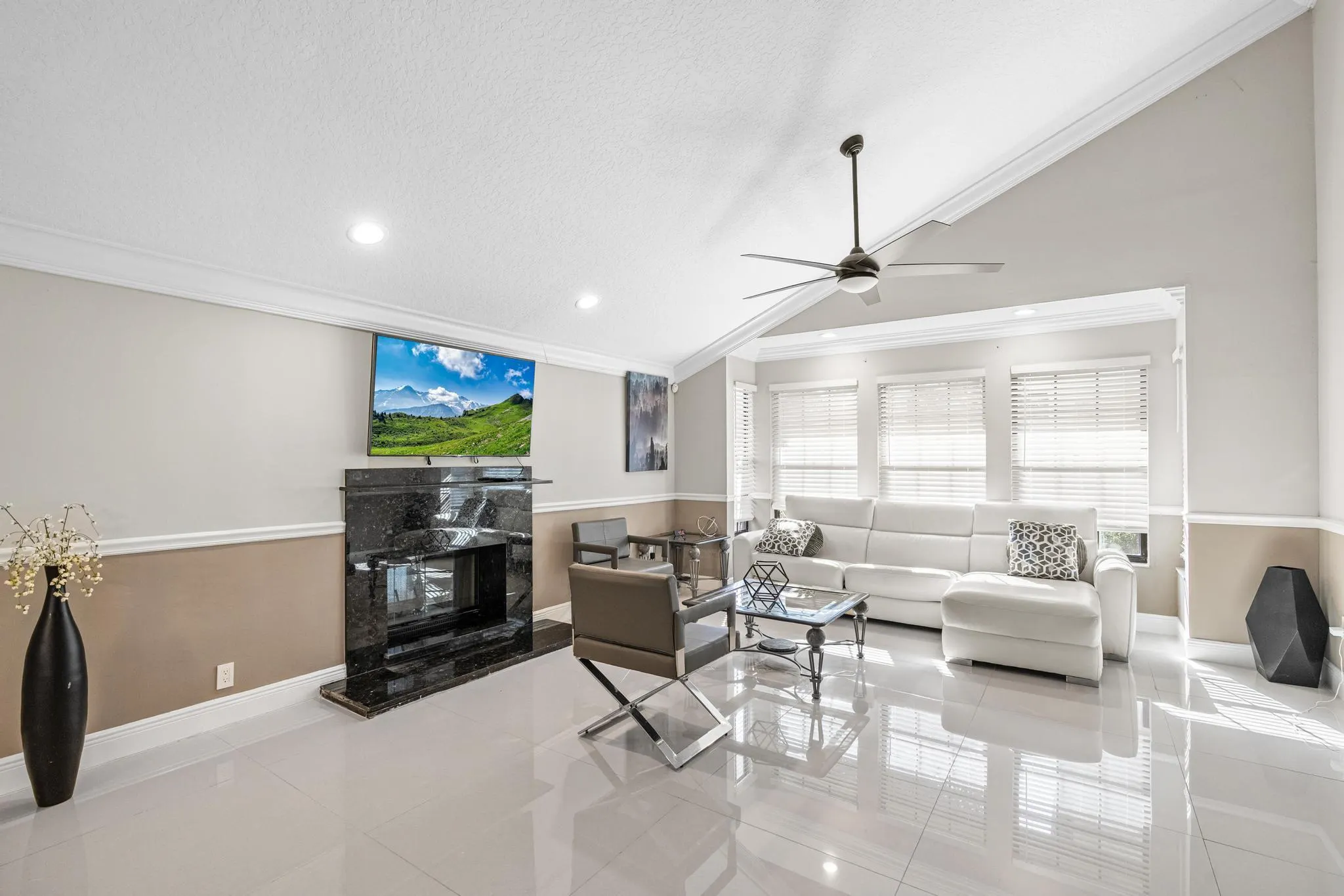 6186 Duckweed Road