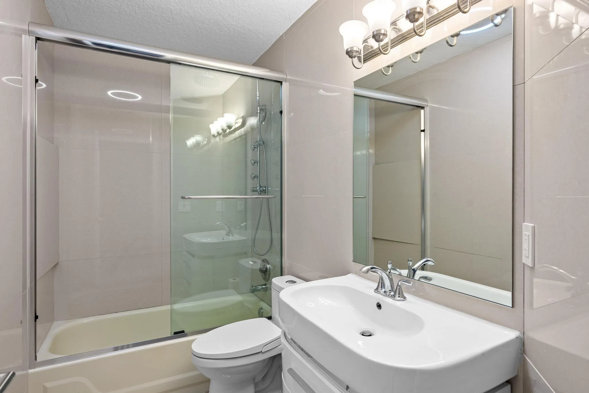 6186 Duckweed Road