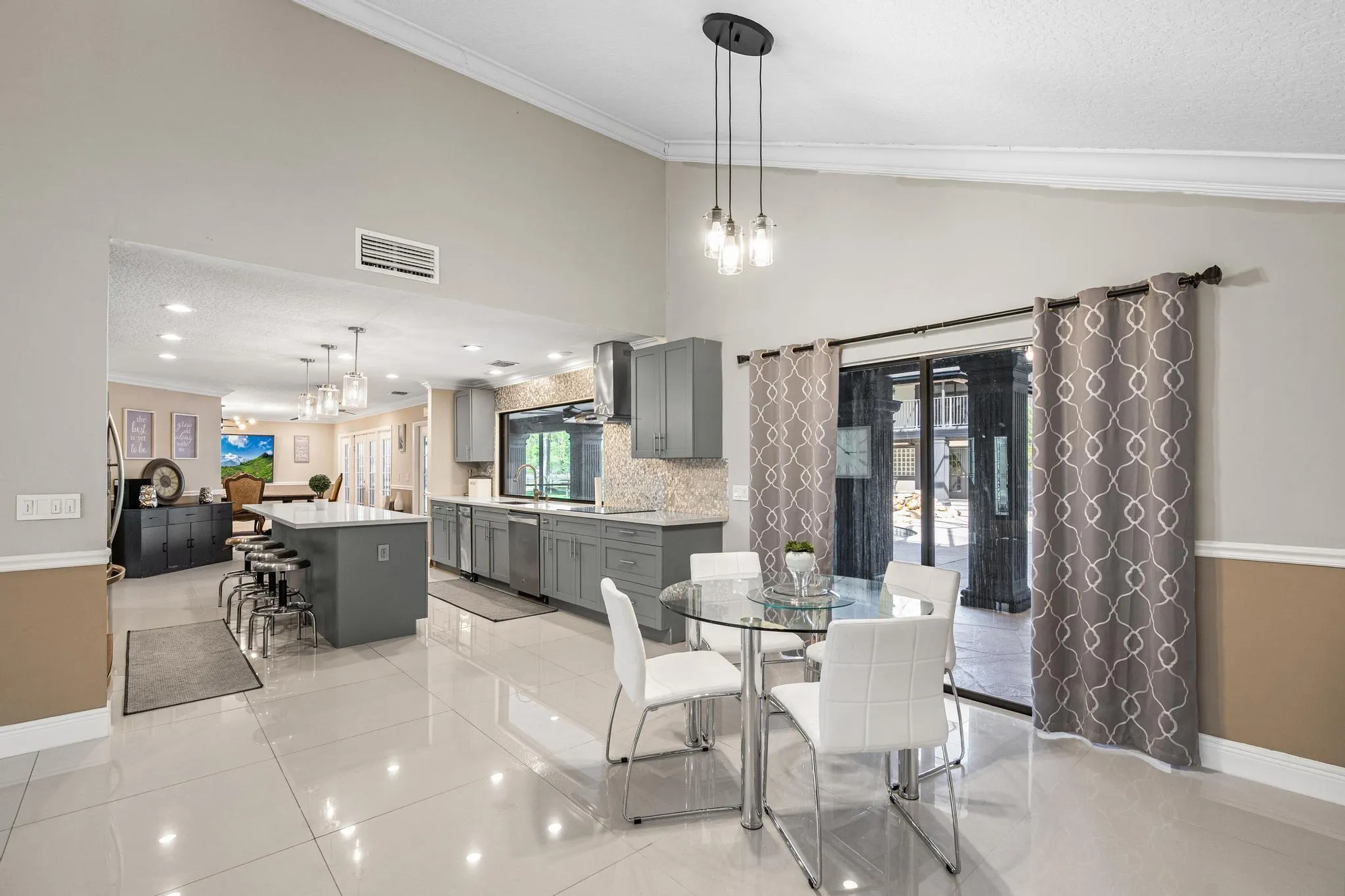 6186 Duckweed Road
