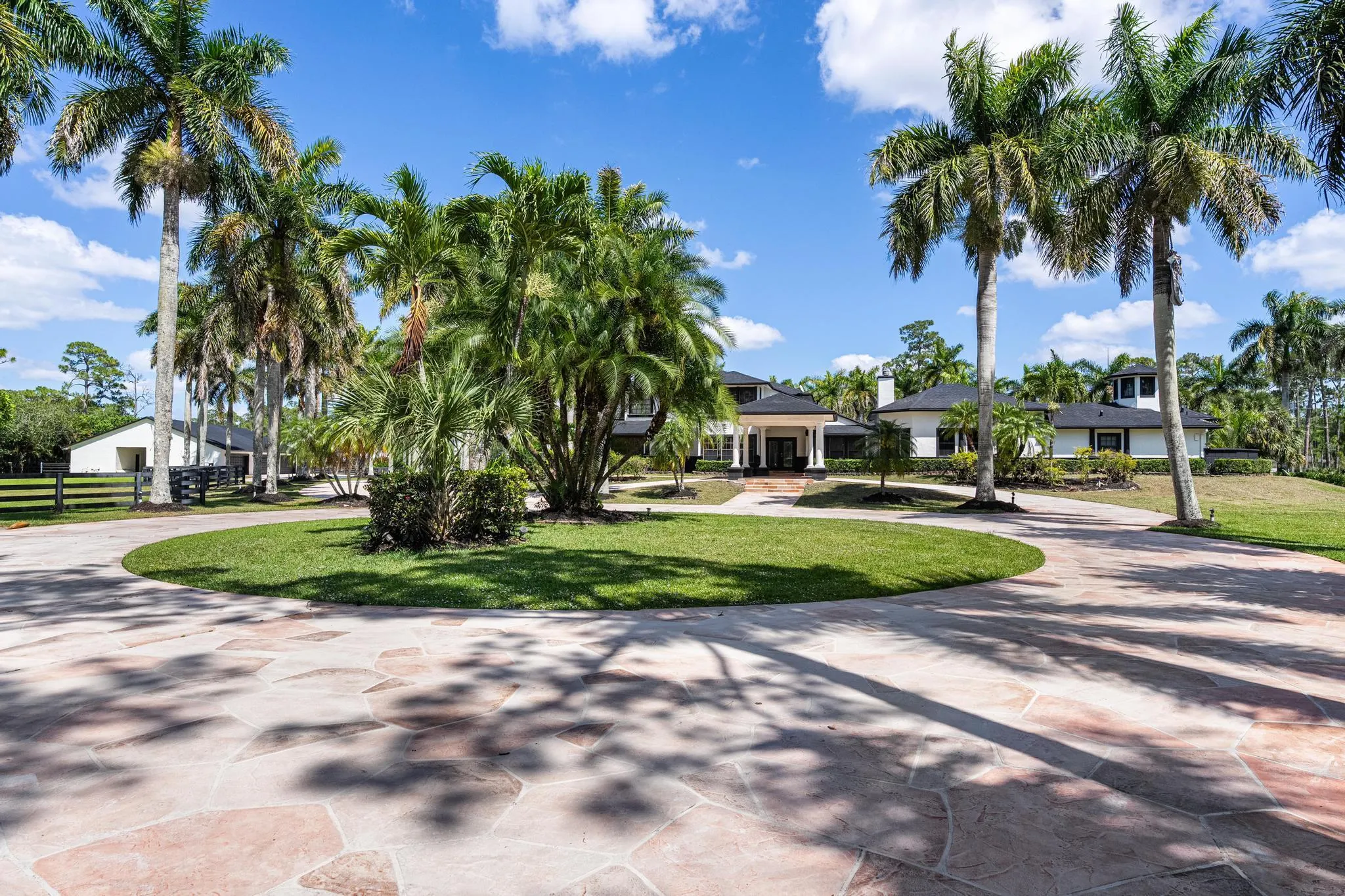 6186 Duckweed Road