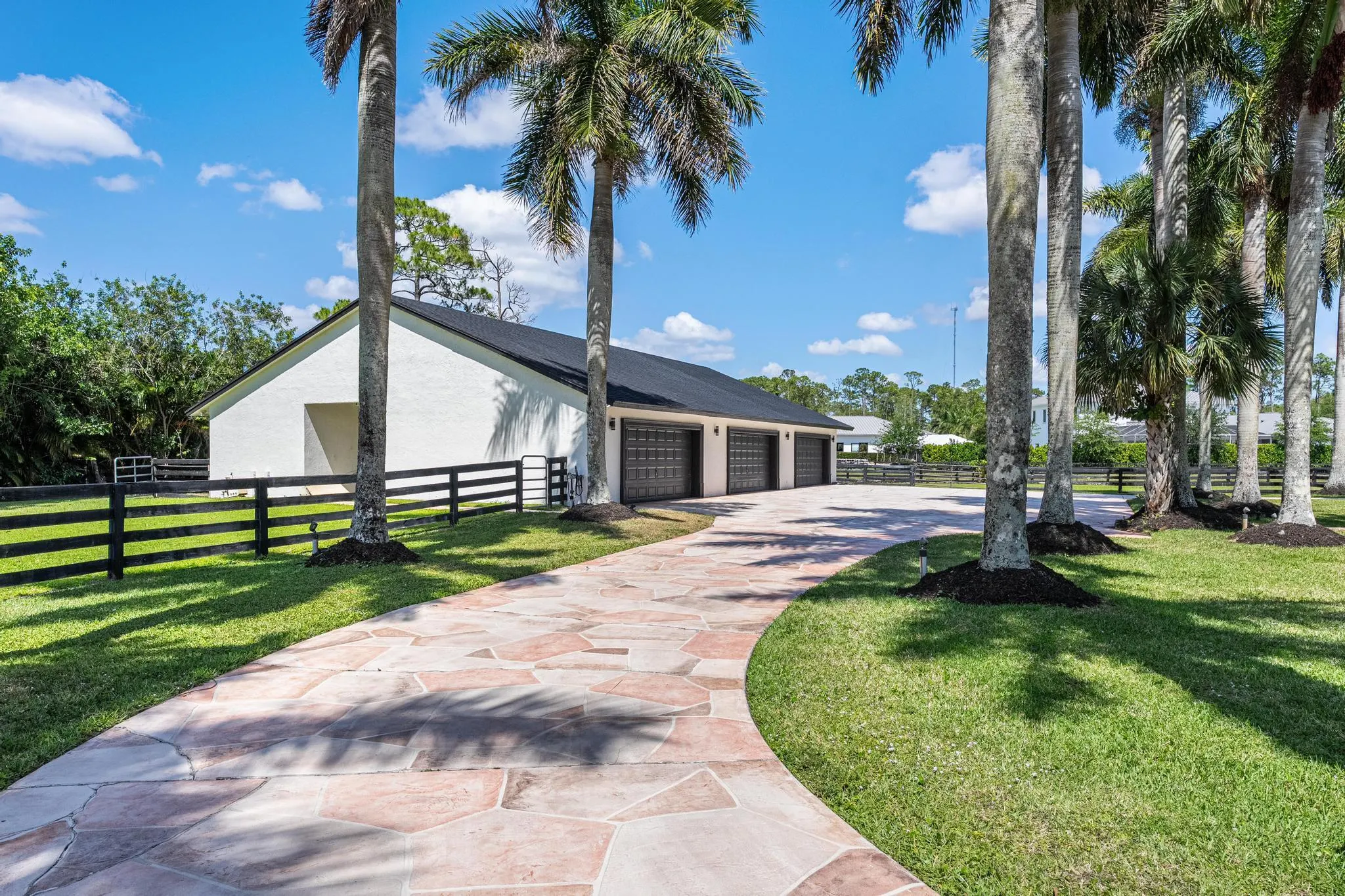6186 Duckweed Road