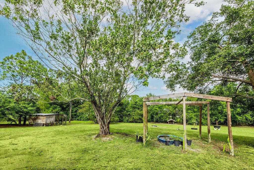 17917 49th Street N