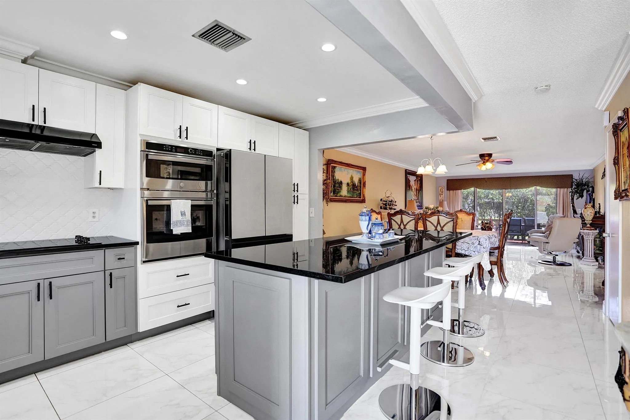5730 Fernley Drive E, #15