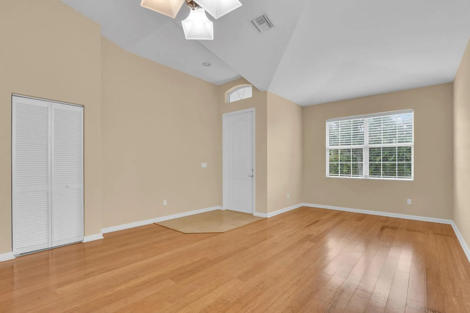 2609 SW Gallery Circle