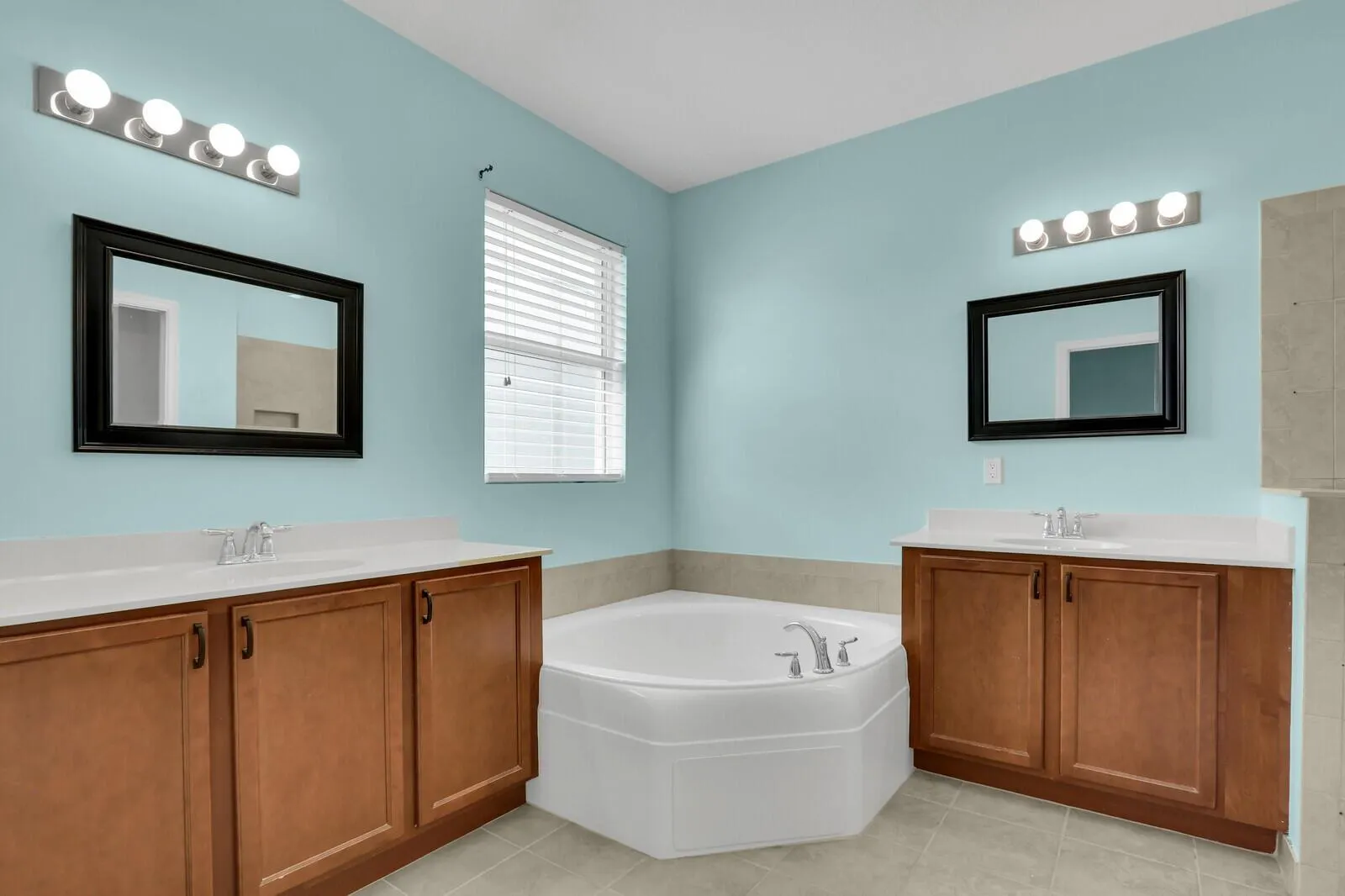 2609 SW Gallery Circle