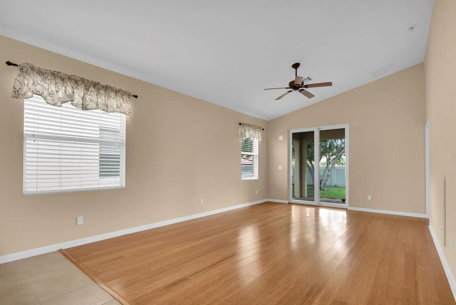 2609 SW Gallery Circle