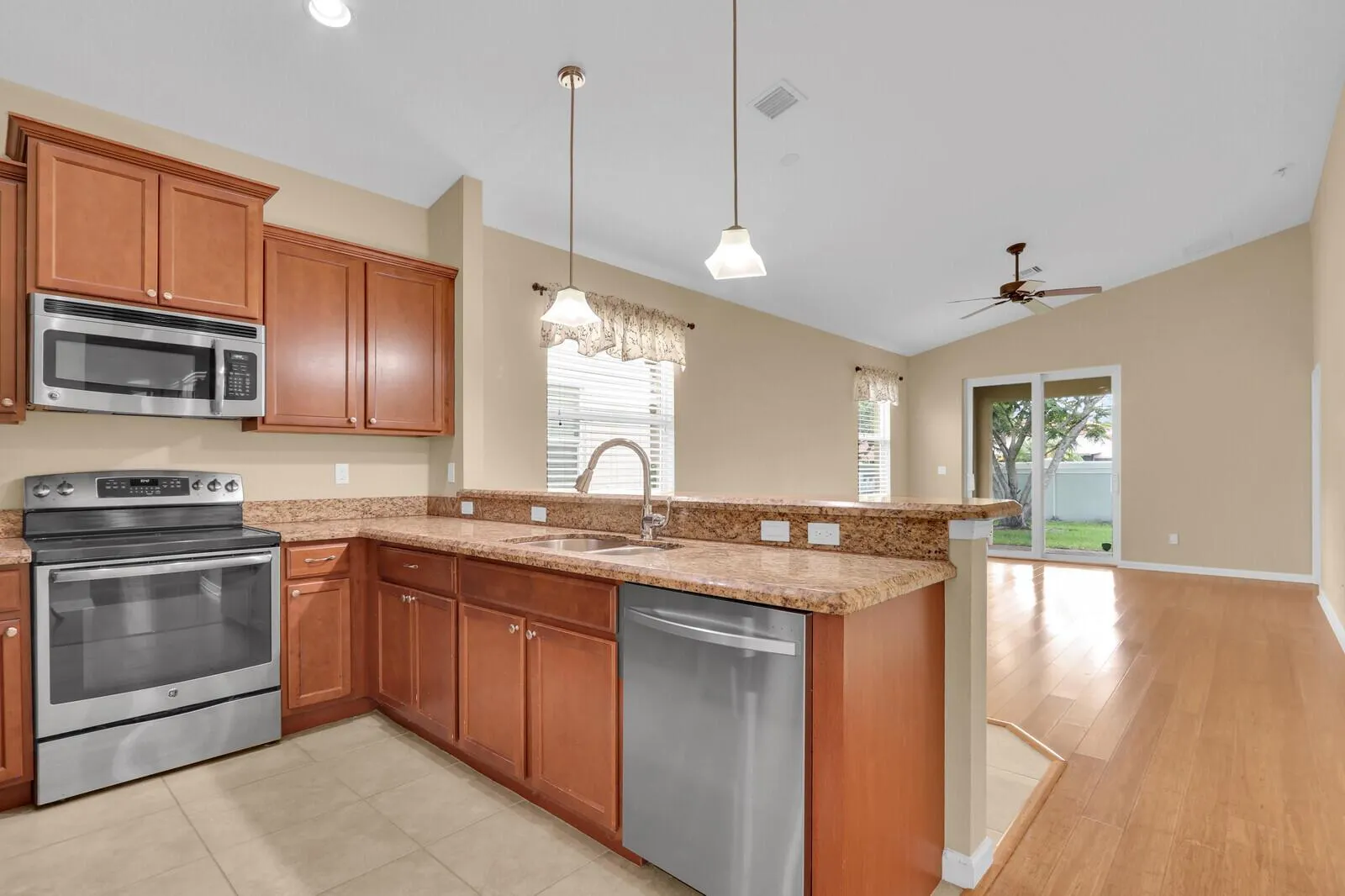 2609 SW Gallery Circle