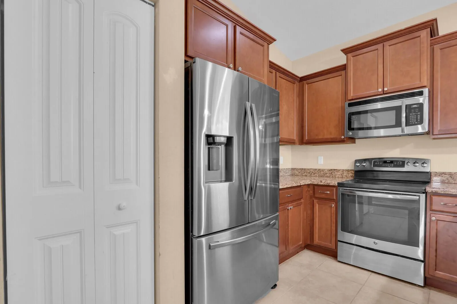 2609 SW Gallery Circle