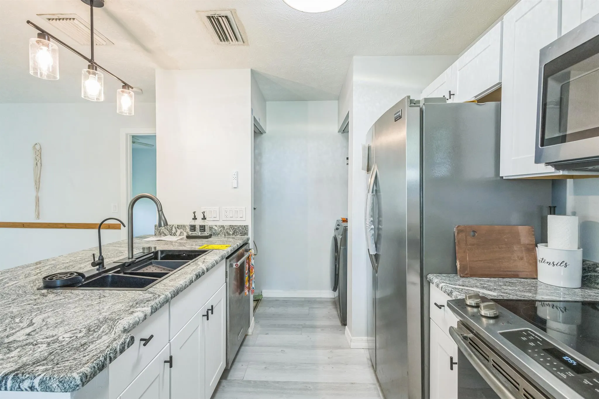 6537 SE Federal Highway, #202