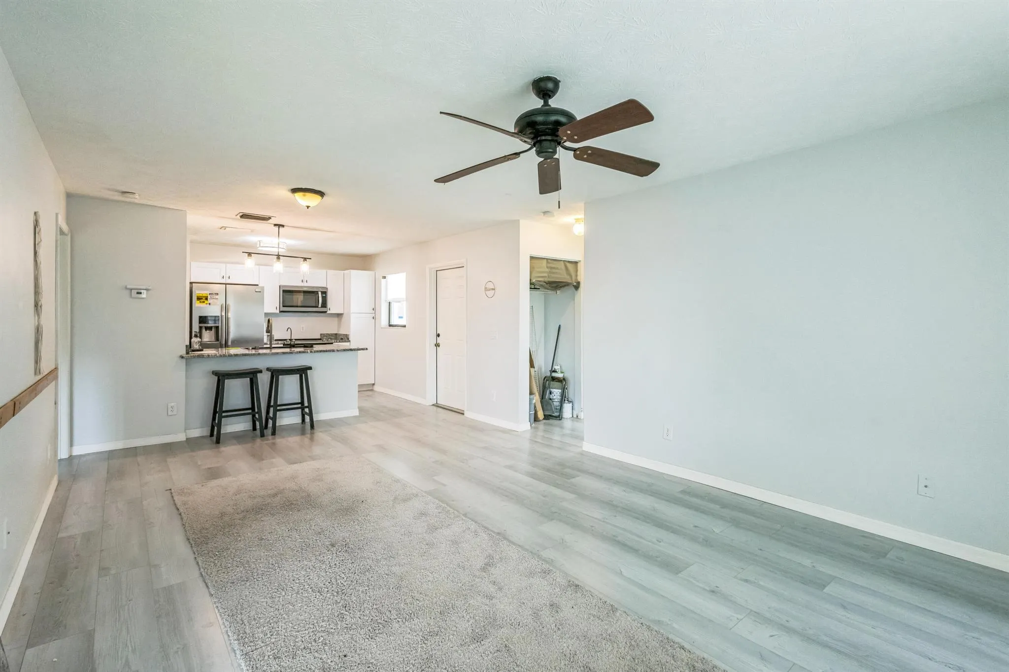 6537 SE Federal Highway, #202