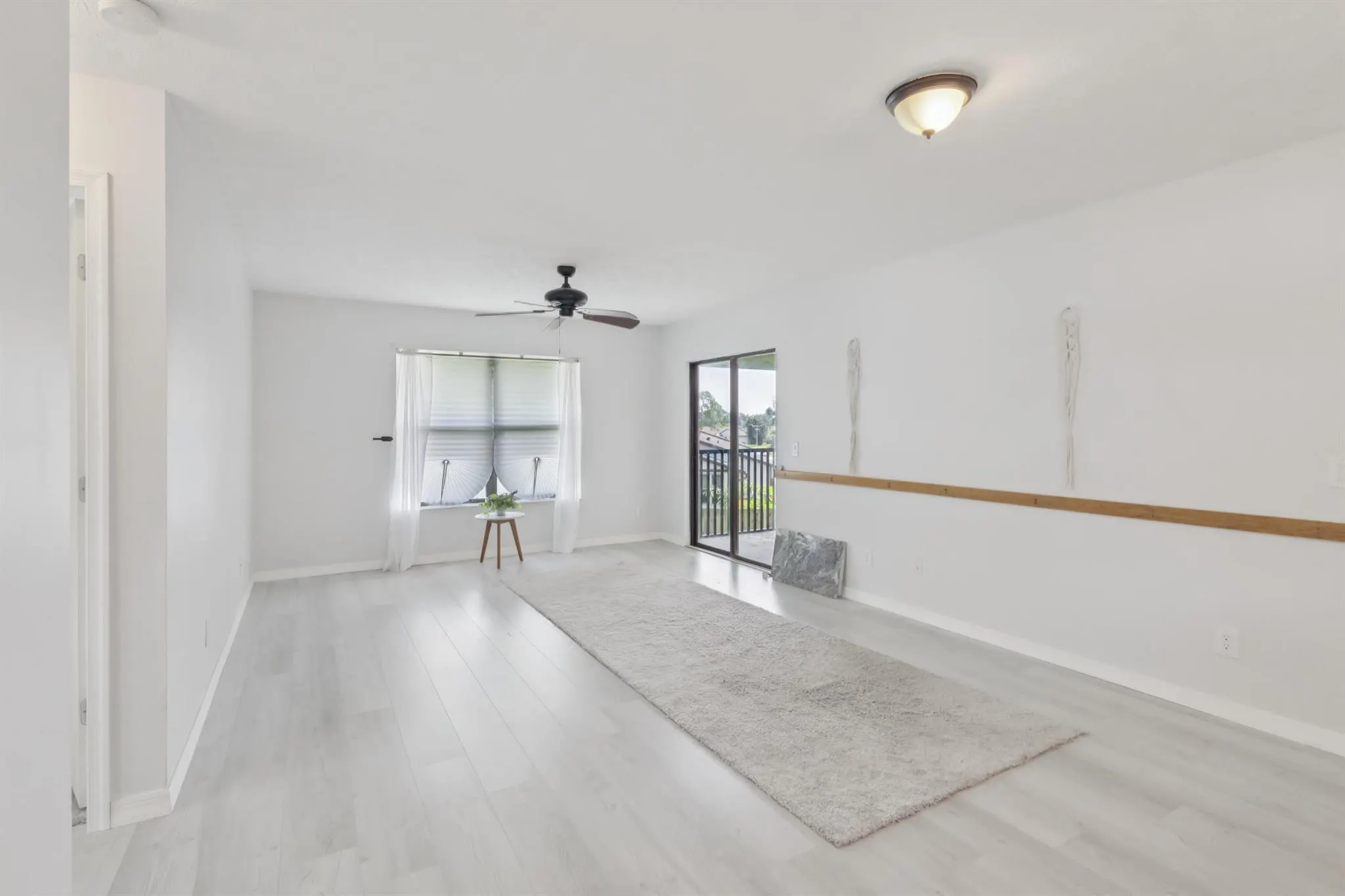 6537 SE Federal Highway, #202