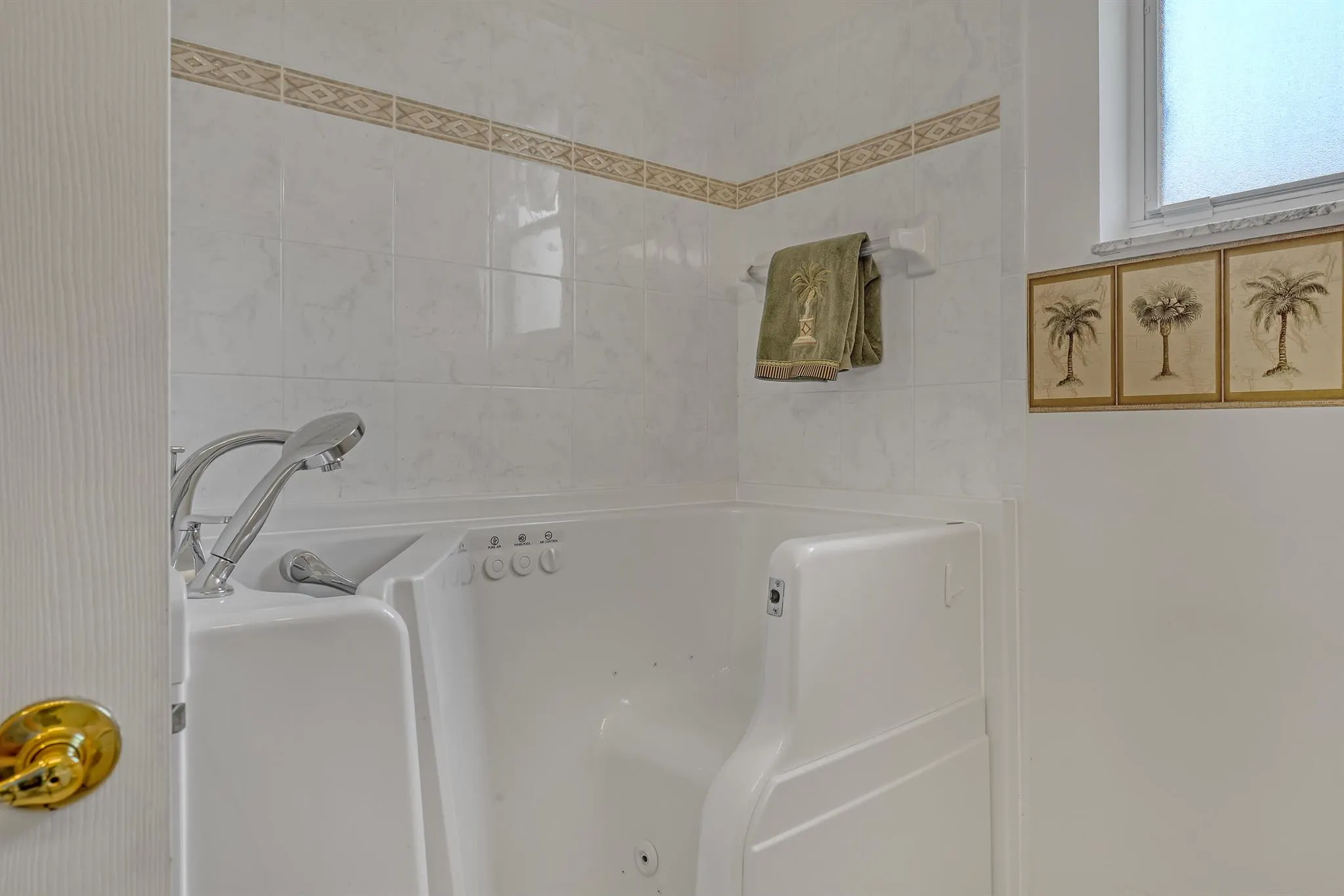 9466 Lantern Bay Circle