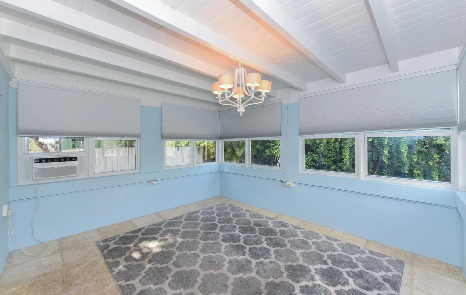 340 Russlyn Drive