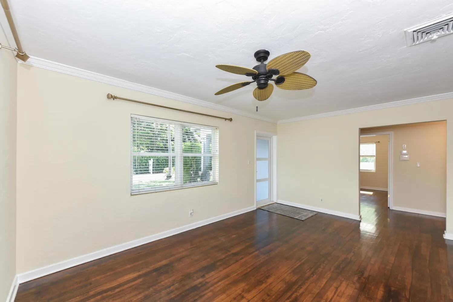 340 Russlyn Drive