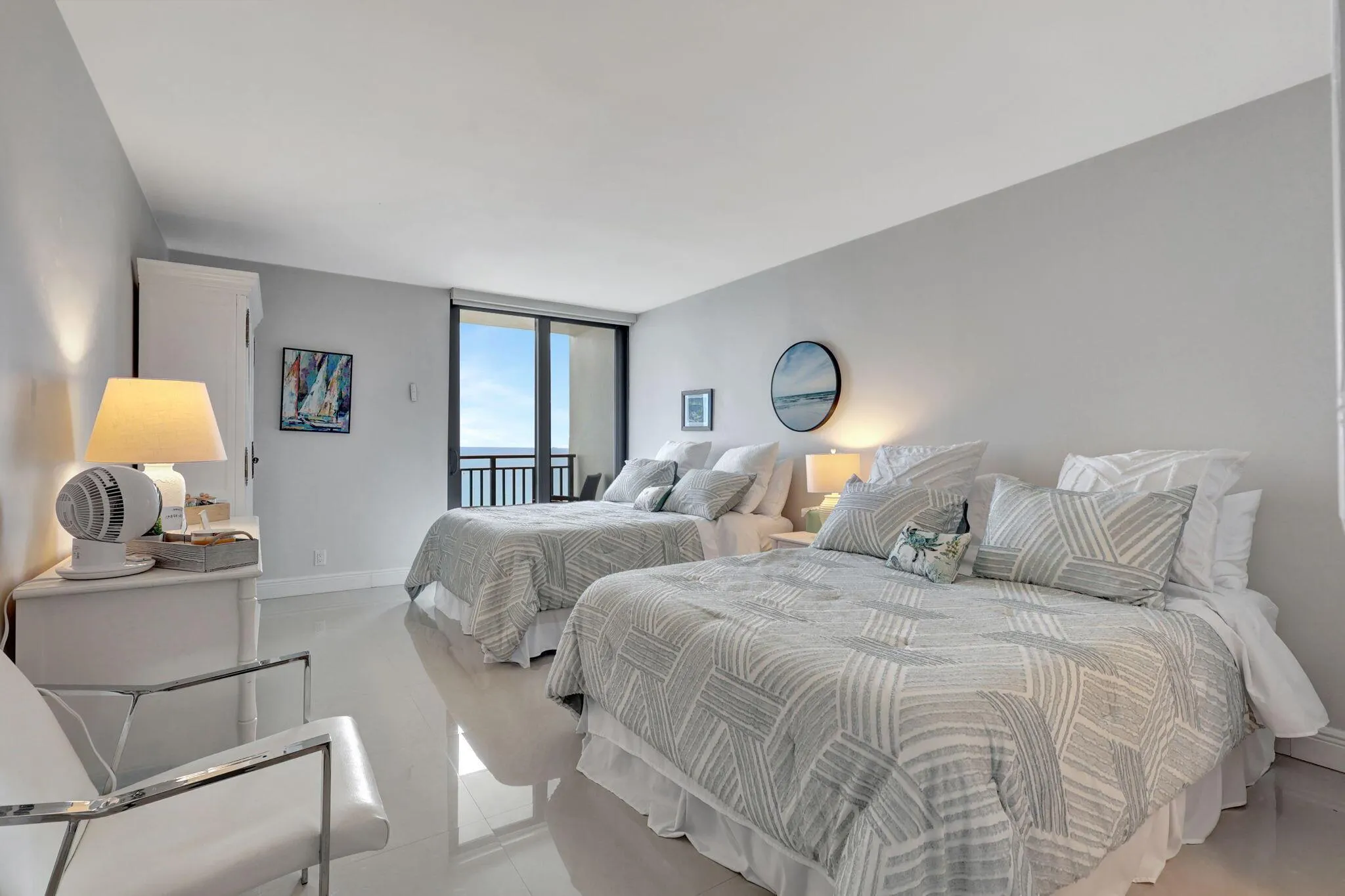 5460 N Ocean Drive, #7a
