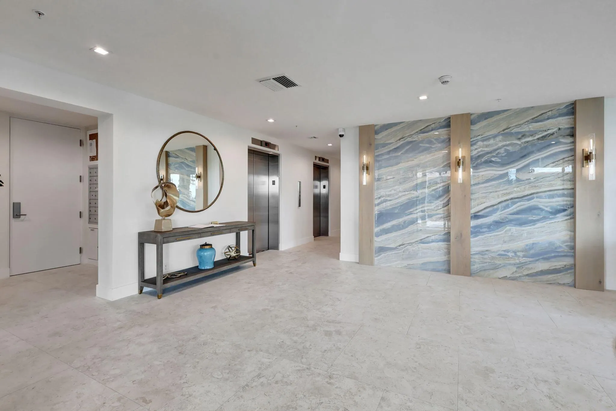 5460 N Ocean Drive, #7a