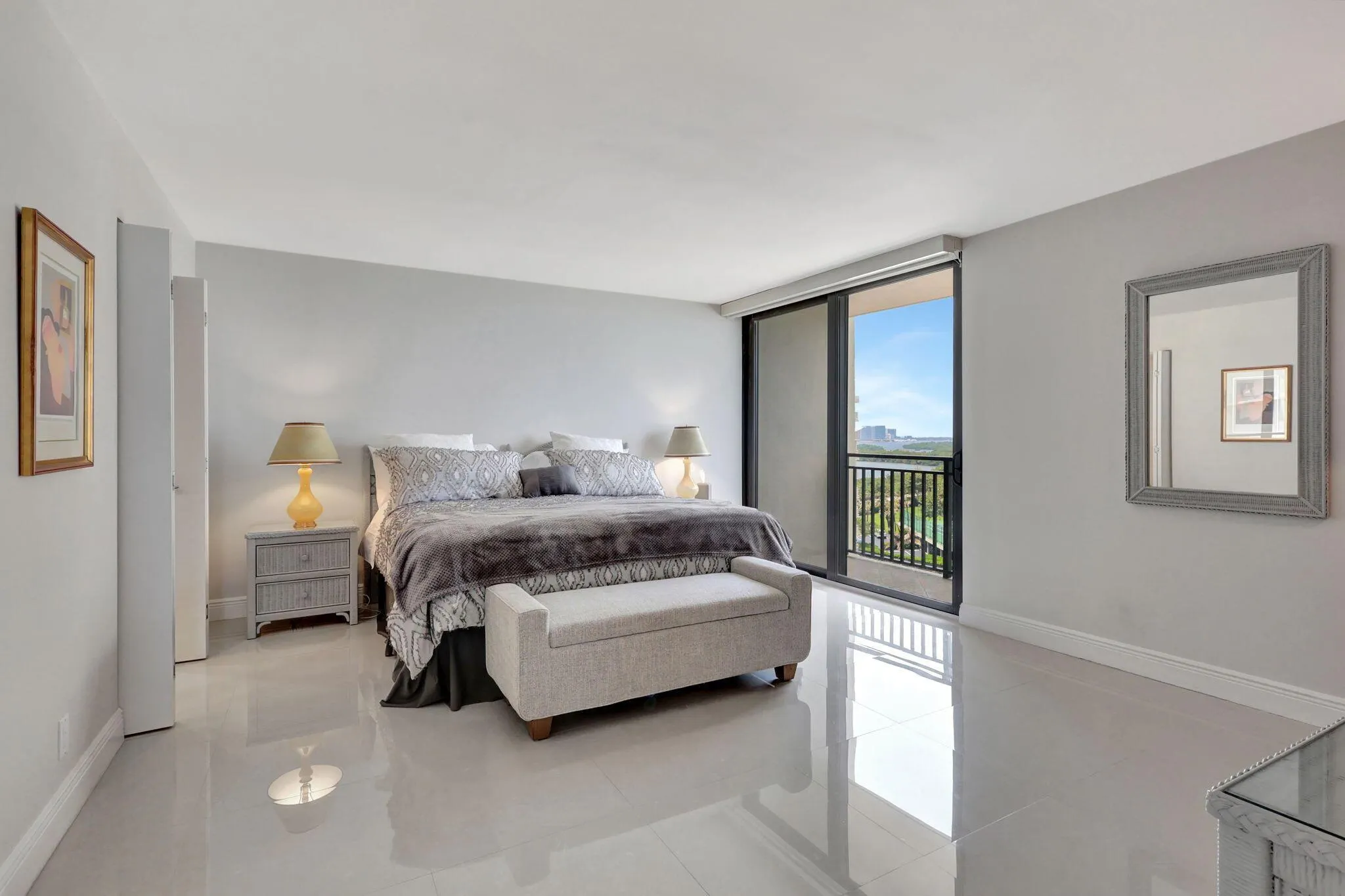 5460 N Ocean Drive, #7a